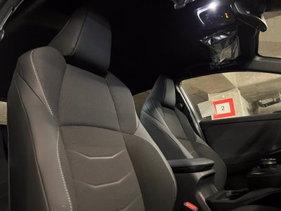 2027 Toyota C-HR SE