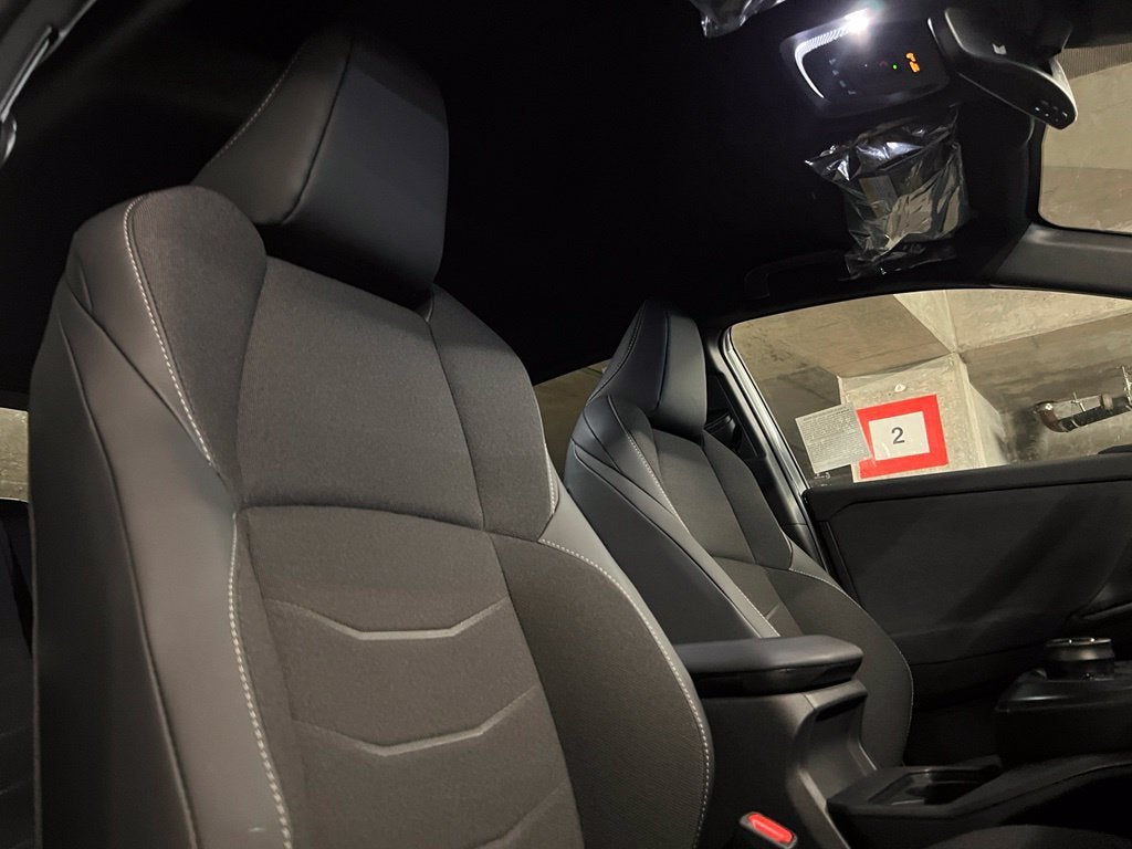 2027 Toyota C-HR SE