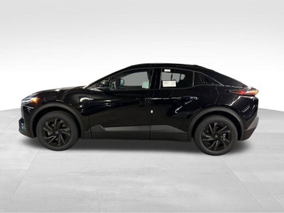 2027 Toyota C-HR SE