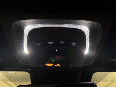 2027 Toyota C-HR SE