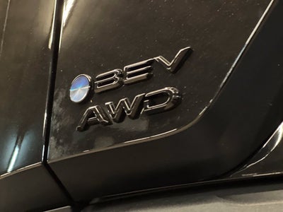 2027 Toyota C-HR SE