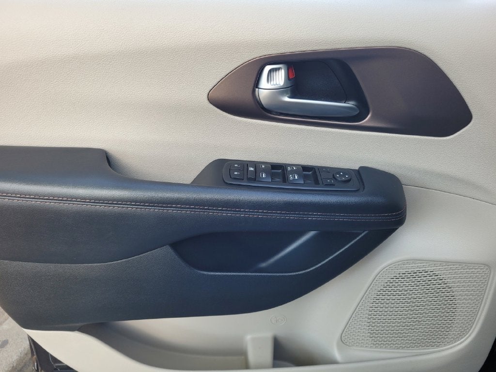 2018 Chrysler Pacifica Touring Plus