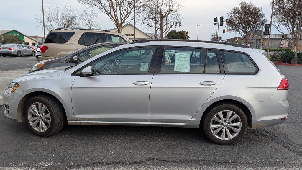 2017 Volkswagen Golf SportWagen S 4Motion