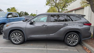 2021 Toyota Highlander Hybrid Platinum