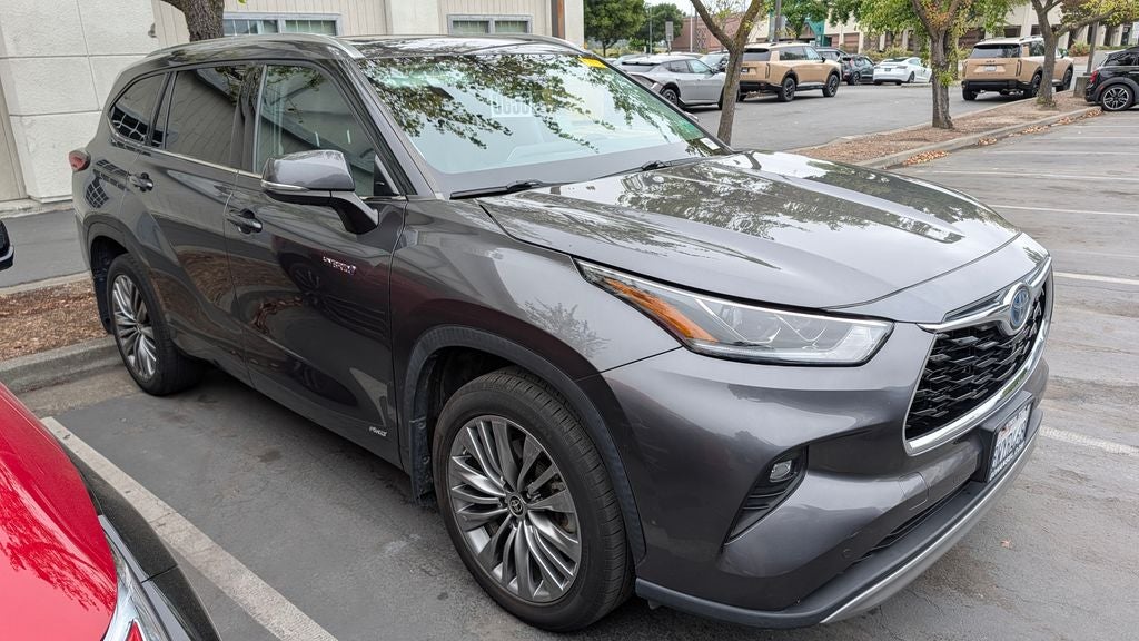 2021 Toyota Highlander Hybrid Platinum