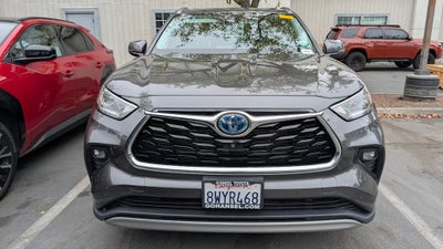 2021 Toyota Highlander Hybrid Platinum