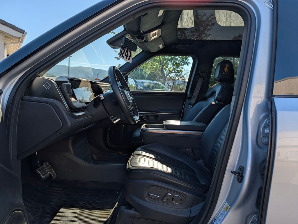 2023 Rivian R1S Adventure